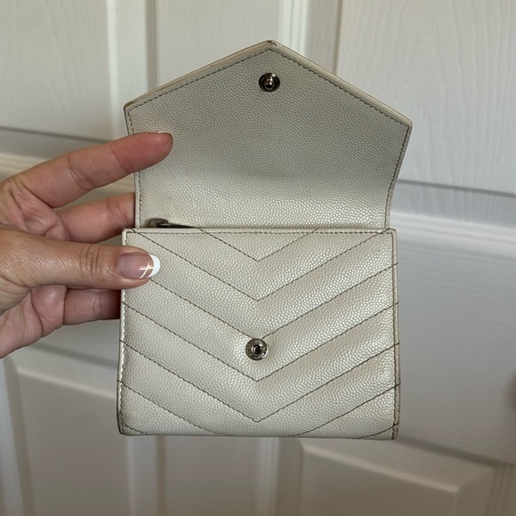 YSL Cassandre Matelasse Compact Wallet White Silver - Picture 5 of 11